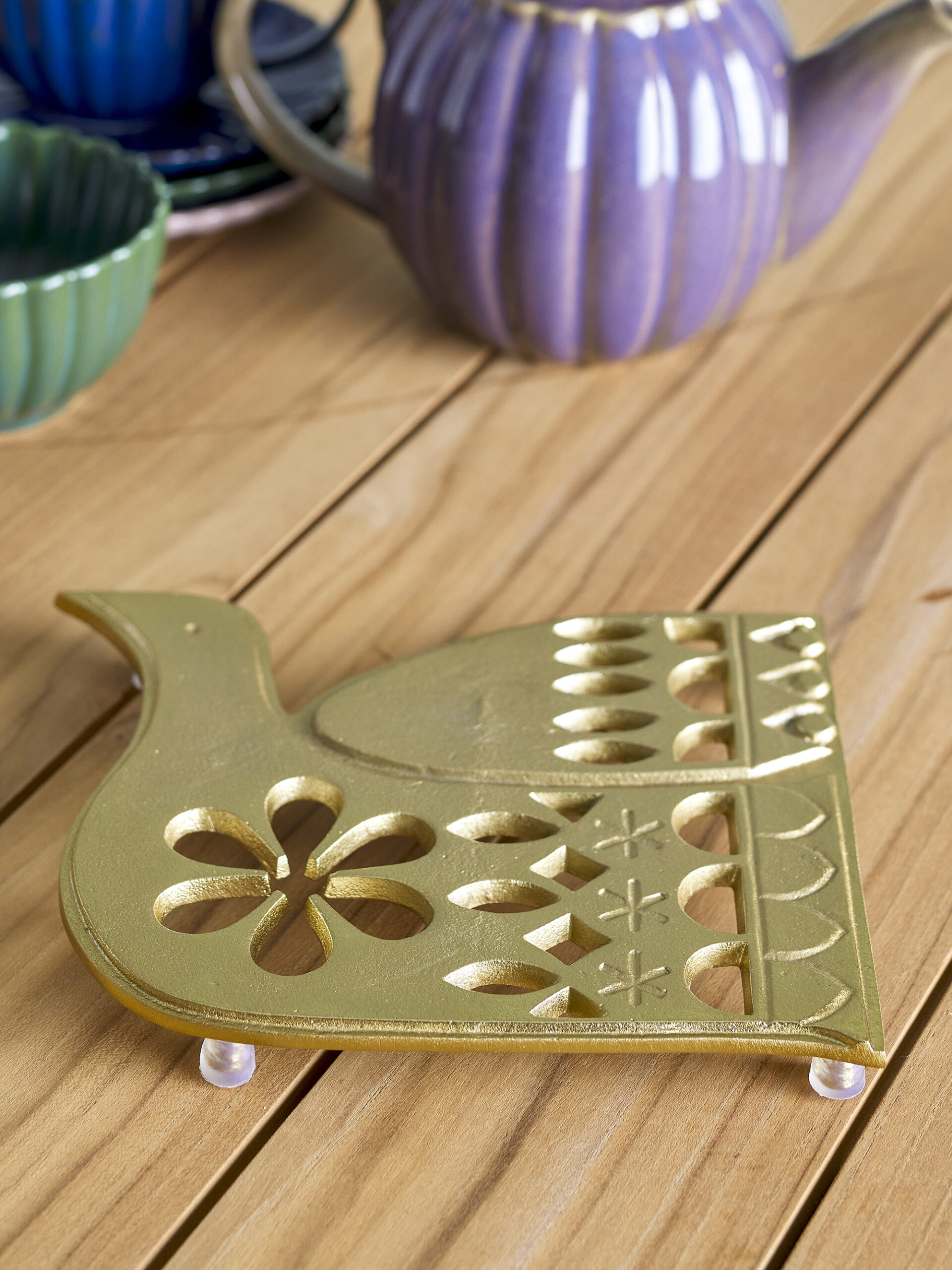 gfoee0cpg2v2imfumr8w Lonela Trivet, Aukso, Aliuminis - Image 2
