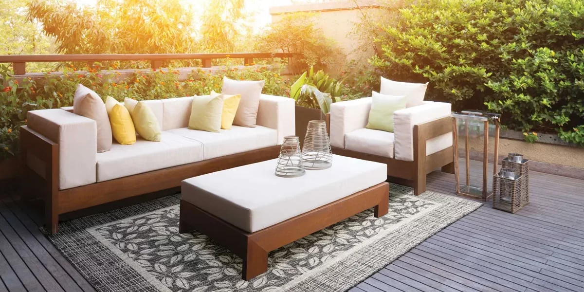 bordered-outdoor-rug-wooden-deck-2